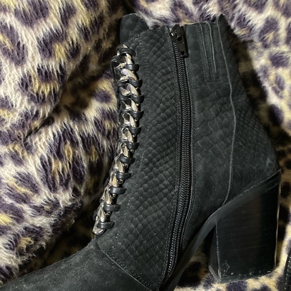 Jeffrey Campbell Chain Caceres Boots 6.5 - Picture 3 of 9